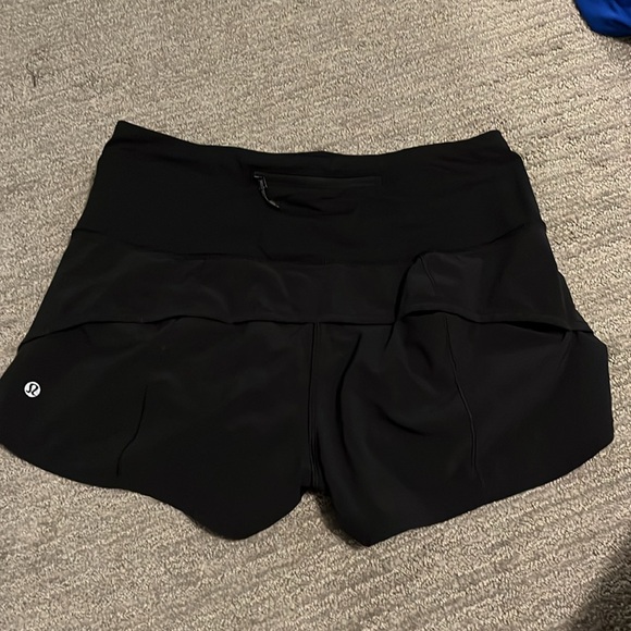Sped up high rise short 2.5, size 8. Black - Picture 5 of 7